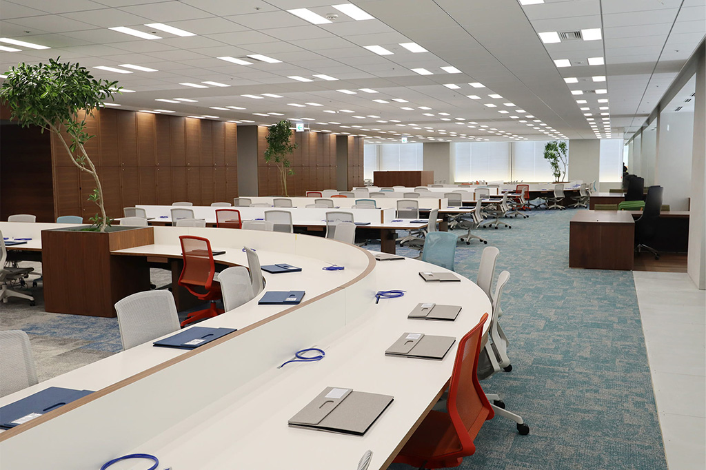 オフィスのデスク配置の決め方は？配置のパターンや導入における注意点も解説