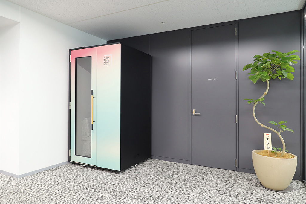 オフィスの個室はどこにレイアウトするのがよい？図面例や押さえておきたいポイントを紹介