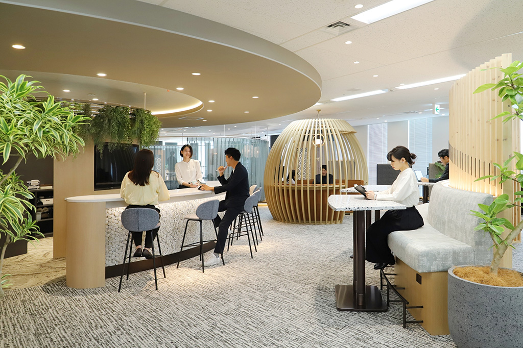 オフィスの個室はどこにレイアウトするのがよい？図面例や押さえておきたいポイントを紹介