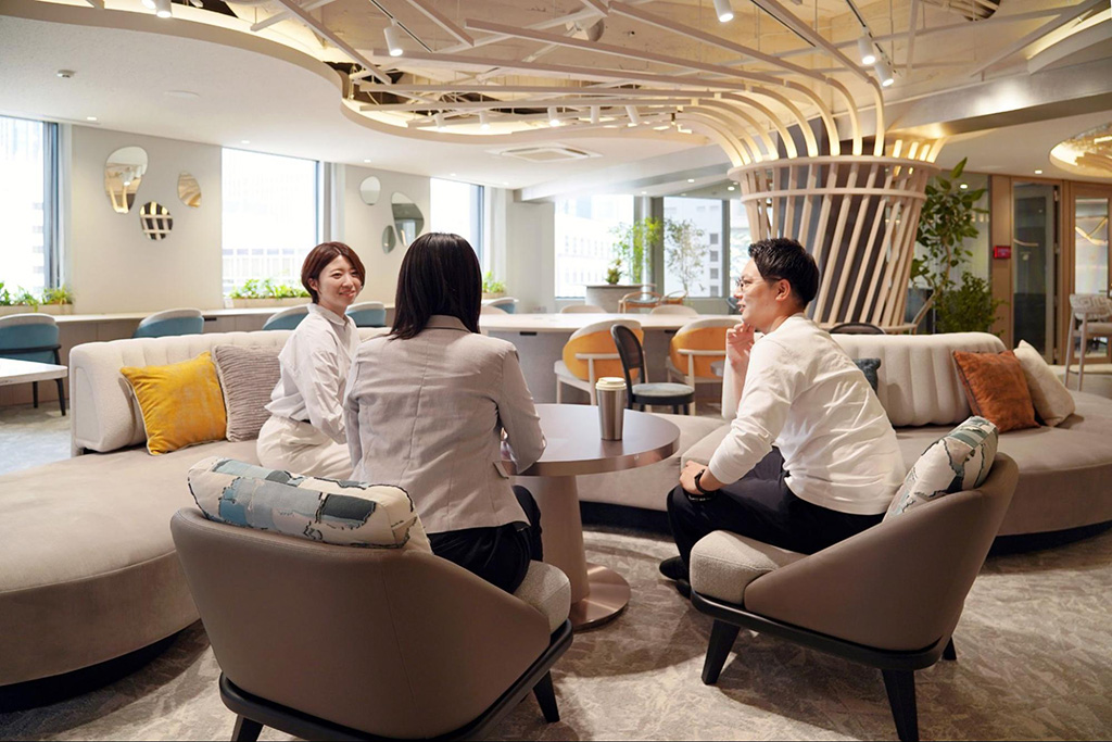 初めてフリーアドレスのレイアウトを導入する際のポイントは？事例や注意点も紹介