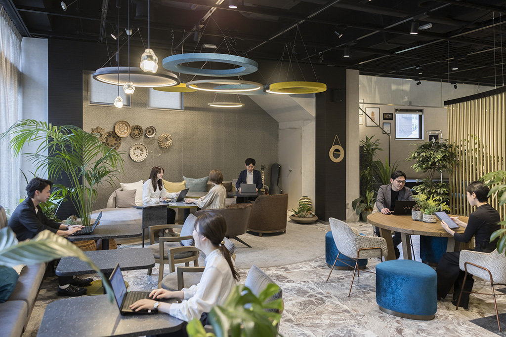 オフィスのグループアドレスとは?固定席やフリーアドレスとの違いと導入運用のポイント