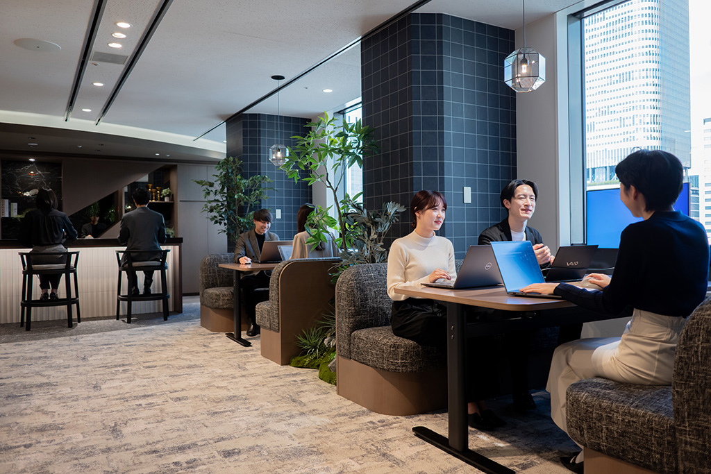 オフィスのグループアドレスとは?固定席やフリーアドレスとの違いと導入運用のポイント