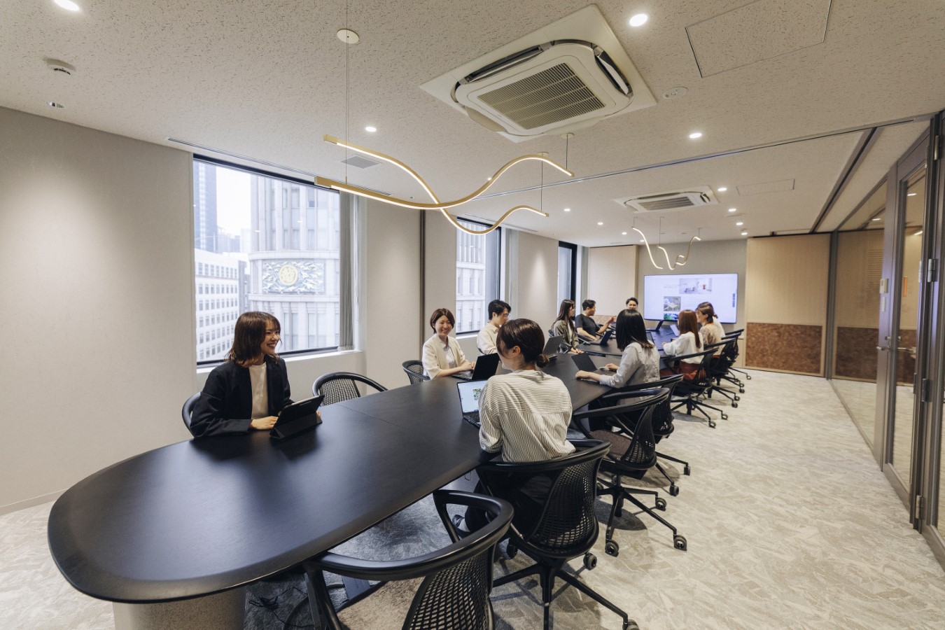 スマートオフィスとは?メリットや導入ステップをわかりやすく解説|オフィスコラム|株式会社オリバー Place2.5